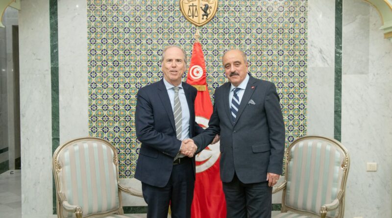 Mohamed Ali Nafti reçoit l'ambassadeur du Portugal en fin de mission.