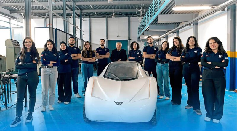 Monastir : des étudiants ingénieurs lancent une voiture électrique 100 % tunisienne