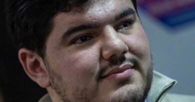 Municipales à Marseille : Amine Kessaci en campagne avec protection policière