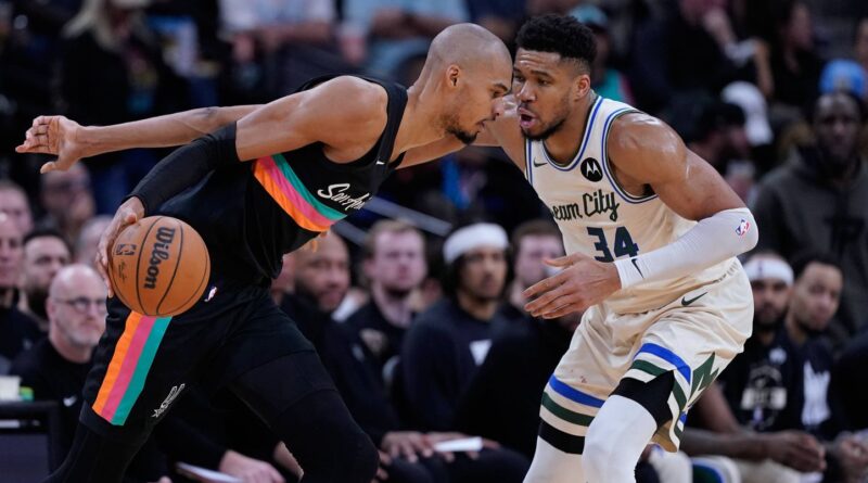 NBA : Victor Wembanyama, crâne rasé, soutient les Spurs malgré une frayeur au genou