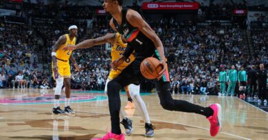 NBA : Wembanyama et les Spurs battent les Lakers, Léon Marchand présent