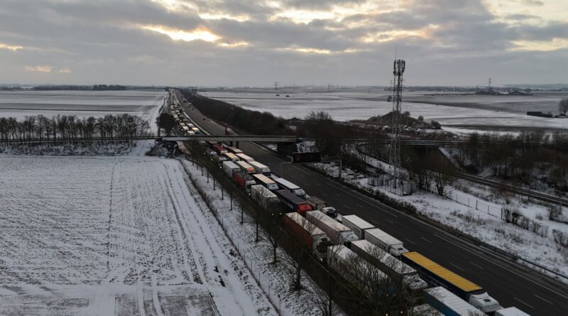 Neige : Des centaines de camions toujours bloqués sur l'A36 dans le Doubs