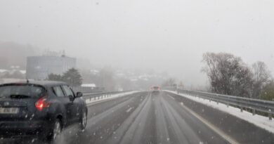 Neige et verglas : 23 départements en alerte orange lundi.