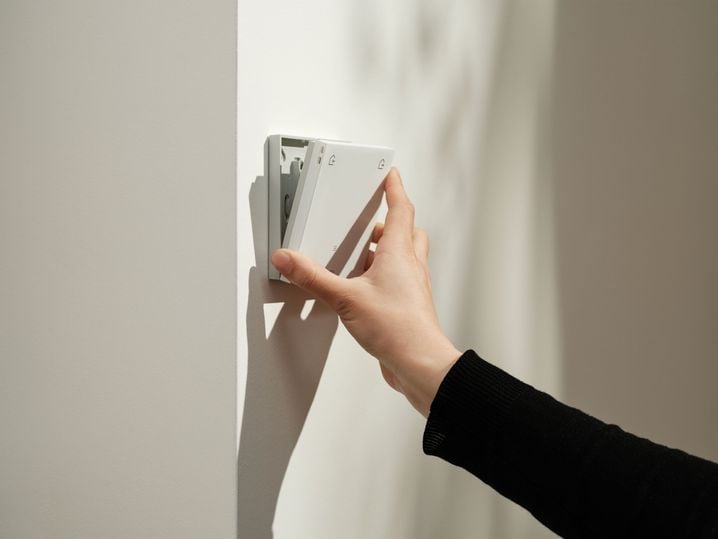 Le thermostat ORIGINAL de Netatmo adopte un design minimaliste.