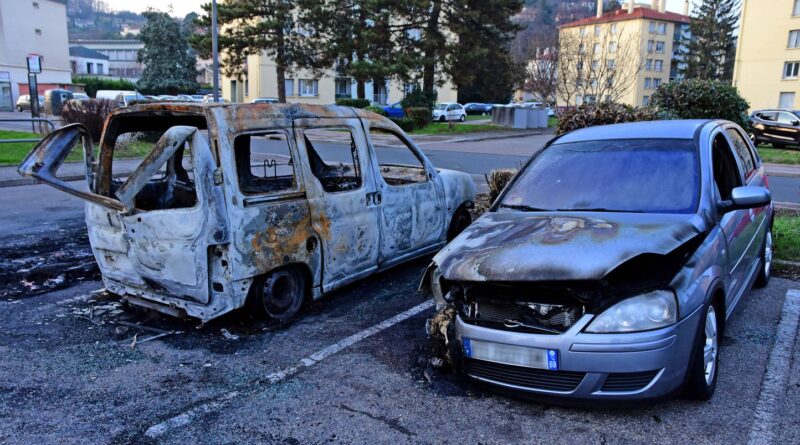 Nouvel An : 1.100 véhicules incendiés et 500 interpellations en France