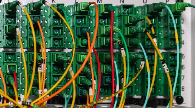 Orange ne met pas fin à l'ADSL en raison de la lenteur du déploiement de la fibre.