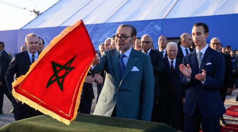 Paris : Un collectif féministe s'attaque à la statue de Mohamed VI au musée Grévin