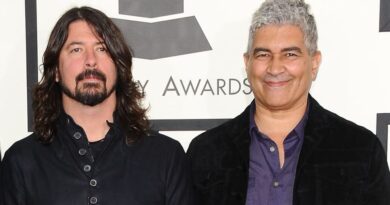 Pat Smear ne sera pas présent à plusieurs concerts des Foo Fighters après un « étrange accident de jardinage ».