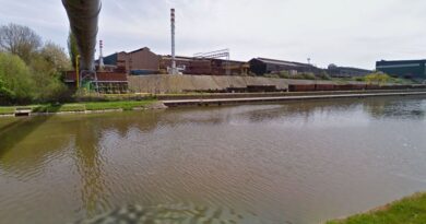 Pollution du canal Charleroi-Bruxelles à Tubize : NLMK a-t-elle un permis de polluer ?