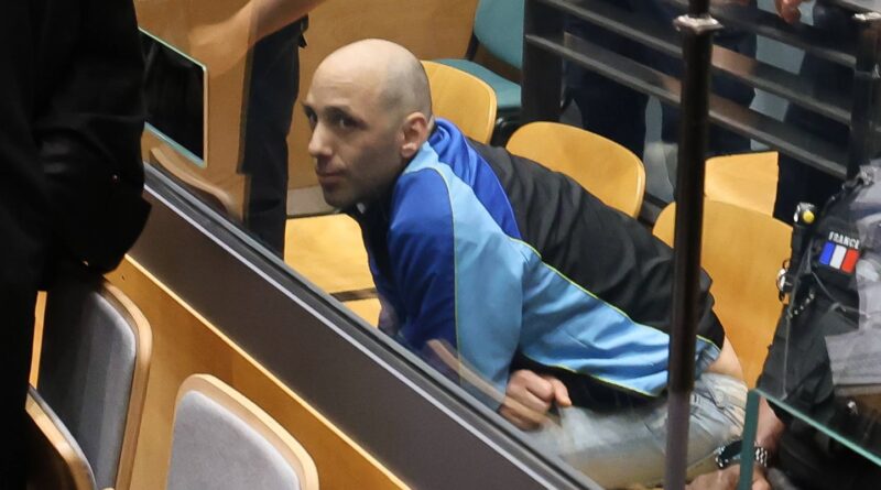 Procès en appel de Cédric Jubillar : qui est l'admiratrice qui le conseille ?