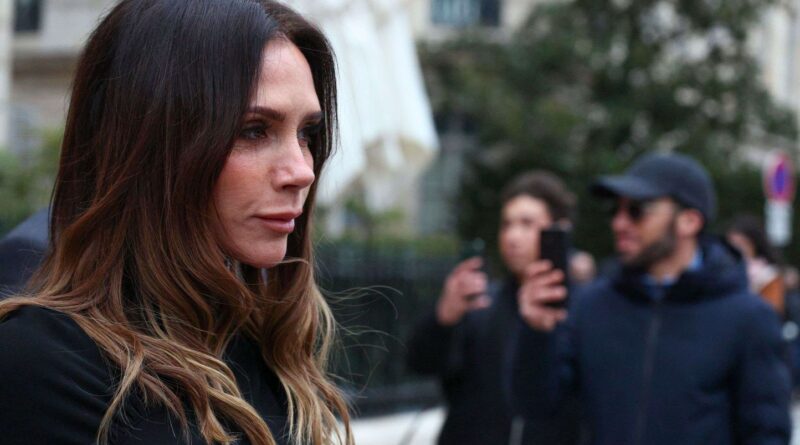 Rachida Dati remet les insignes d’Officier des Arts à Victoria Beckham