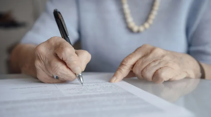 Rédiger son testament : options pour familles recomposées ou dons associatifs