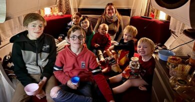 Réveillon original pour ces parents et leurs sept enfants en caravane.