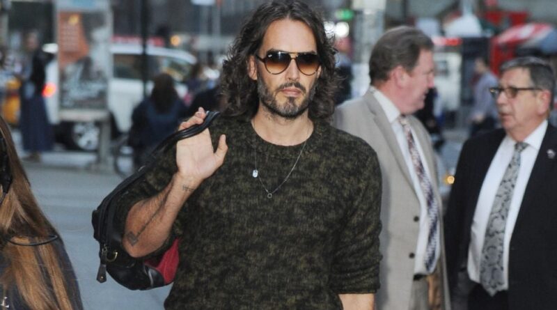 Russell Brand ne sera pas détenu sous caution au Royaume-Uni après accusations sexuelles.