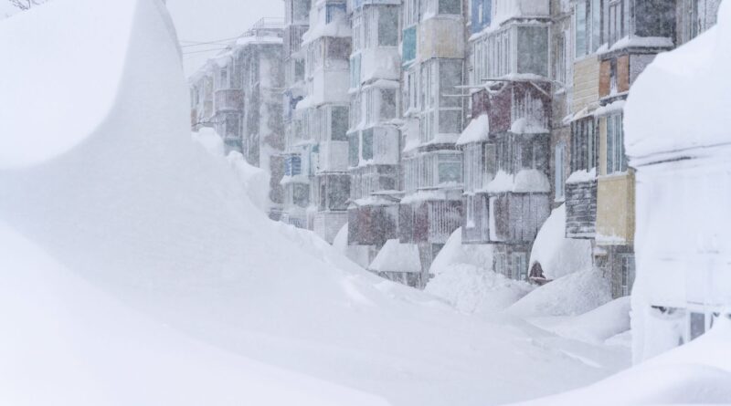 Russie : Deux morts à cause de chutes de neige hors normes