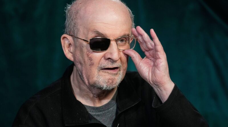 Salman Rushdie ne cesse de dénoncer la violence politique aux Etats-Unis.