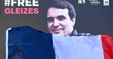 Ségolène Royal visite le journaliste Christophe Gleizes, emprisonné en Algérie.