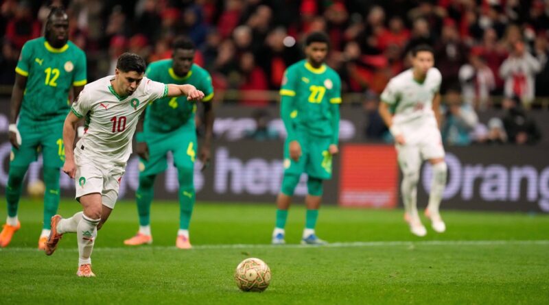 Sénégal - Maroc : Luis Enrique défend Brahim Diaz, Hervé Renard critique