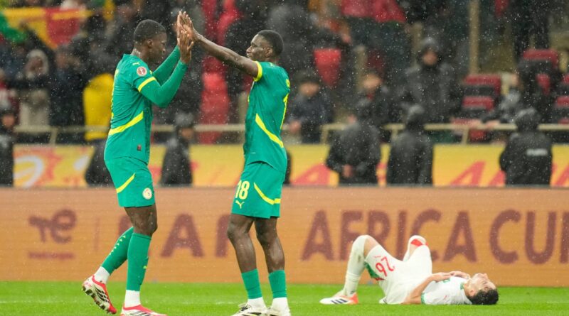 Sénégal - Maroc : Pape Gueye inscrit le but décisif après le chaos