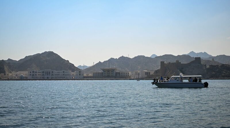 Trois touristes français ne survivent pas à un naufrage au large d'Oman.