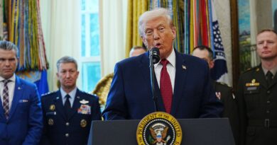 Trump briefé pour frapper l'Iran face aux craintes d'une répression sanglante