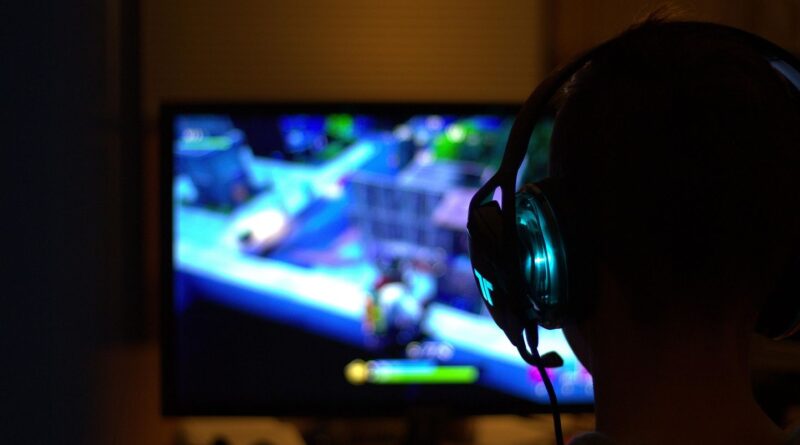 Un Japonais de 12 ans abandonne l'école pour le e-sport professionnel.
