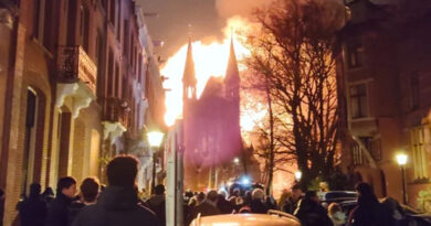 Une église historique d'Amsterdam ne peut plus être restaurée après l'incendie.