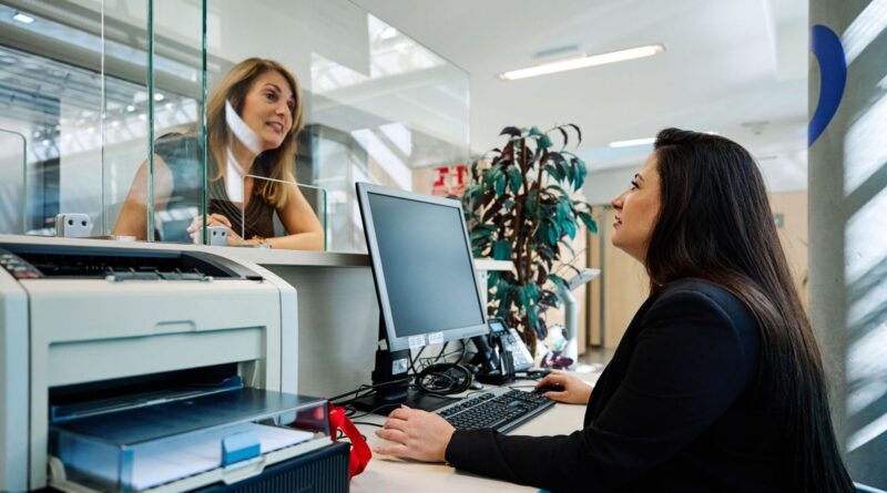 Vers la fin progressive du statut de fonctionnaire : trois clés.