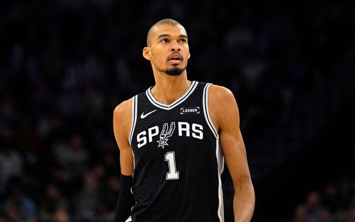 Victor Wembanyama, ici lors d'un match contre Utah, le 22 janvier à Salt Lake City, est l'un des premiers joueurs NBA à avoir publiquement pris position mardi au sujet des deux récents meurtres à Minneapolis.