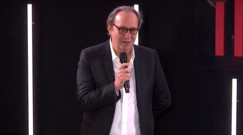 Xavier Niel : Interdire les réseaux sociaux aux ados serait « plus dangereux »