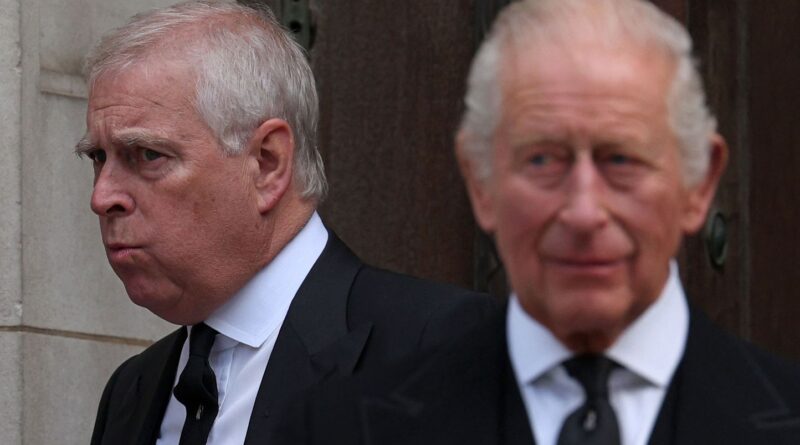Affaire Epstein : Charles III soutient-il l’enquête sur Andrew ?