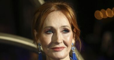 Affaire Epstein : J.K. Rowling nie avoir invité le délinquant sexuel à la première de « Harry Potter et l’enfant maudit »