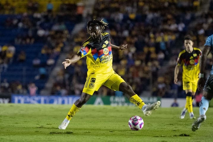 Allan Saint-Maximin avec le maillot du Club America.