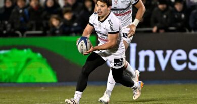 Antoine Dupont et le Stade Toulousain démentent les accusations de contrats d'image.