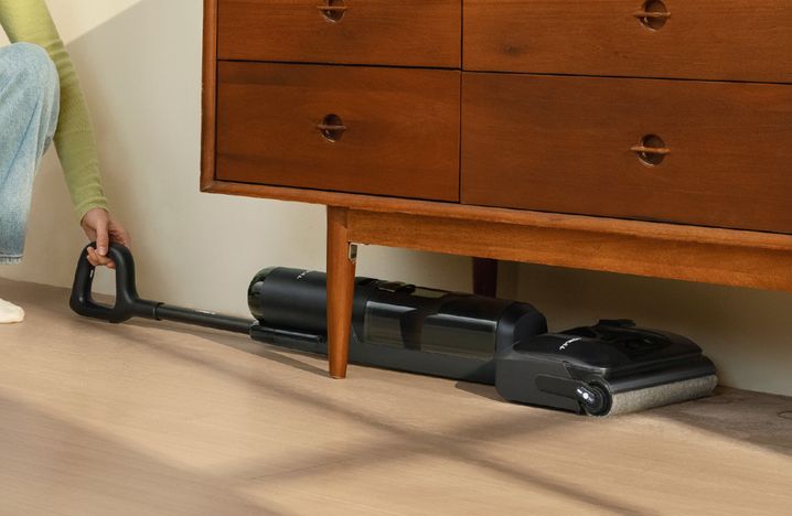 La maniabilité d'un aspirateur-balai-laveur est un critère de choix essentiel.
