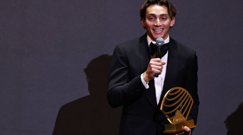 Athlétisme : Armand Duplantis dévoile son single, ABBA préoccupé.