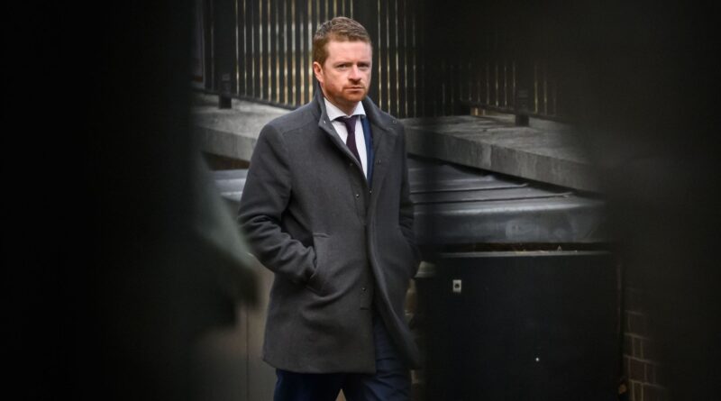 Au Royaume-Uni, la démission du chef de cabinet de Keir Starmer suite à l'affaire Epstein.