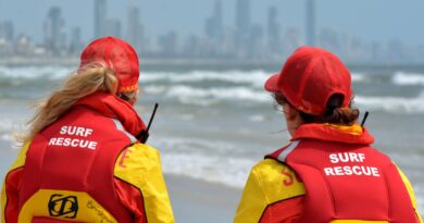 Australie : Un adolescent de 13 ans nage quatre heures pour sauver sa famille en mer.