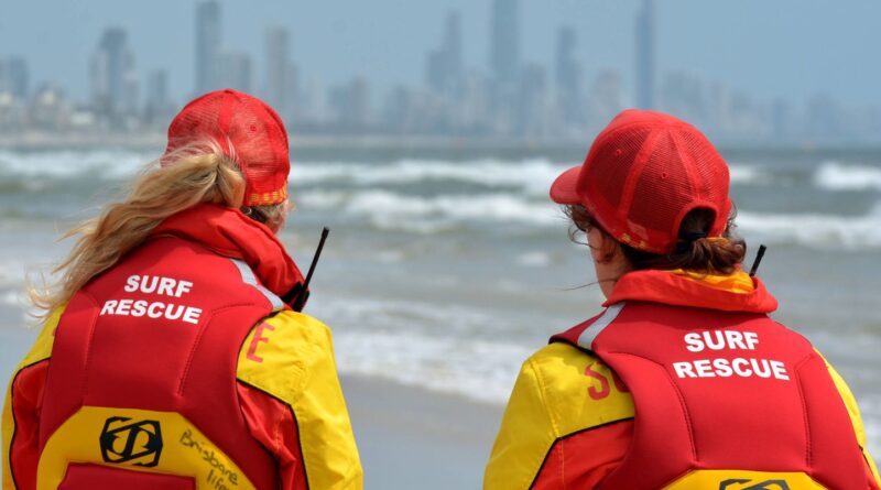 Australie : Un adolescent de 13 ans nage quatre heures pour sauver sa famille en mer.