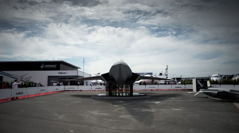 Avion de combat européen : Macron défend un projet toujours vivant.