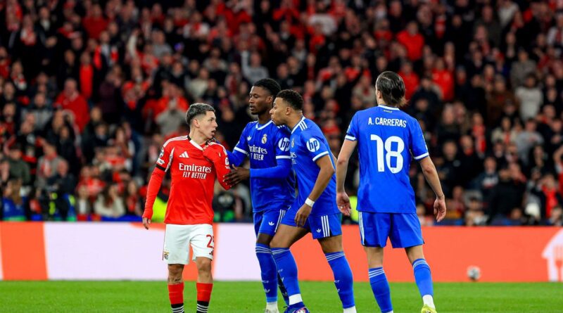 Benfica - Real Madrid : Kylian Mbappé soutient Vinicius face à Gianluca Prestianni