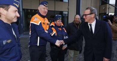 Boris Dilliès réalise sa première visite de terrain à la gare du Midi.