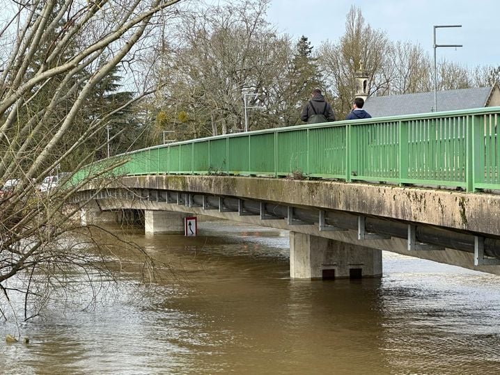 Jeudi soir, le niveau de la Sarthe avait atteint les 6,50 mètres à Cheffes, selon le préfet.