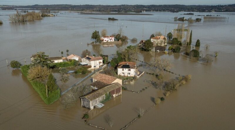 Crues et inondations : Bordeaux active son plan de crise, jamais autant de pluie.