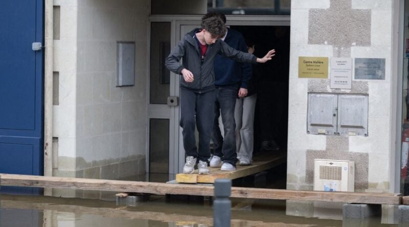 Crues : Vigilances prolongées dimanche dans onze départements