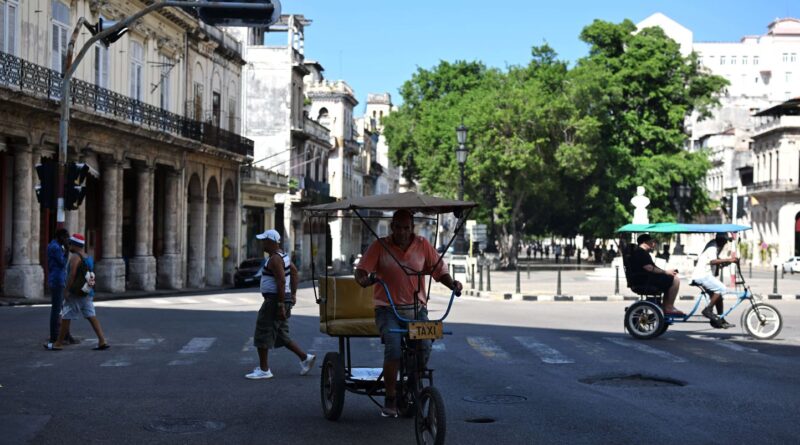 Cuba prend des mesures : semaine de 4 jours, télétravail, hôtels fermés.