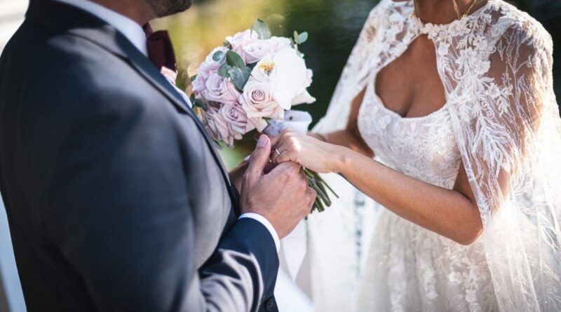 De "Mariés au premier regard" à "Qui veut épouser mon fils" : télé et mariage s'allient.