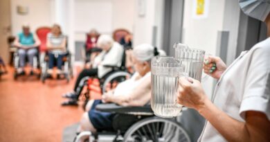 Décès de Marie-Rose Tessier, doyenne des Français, à 115 ans.