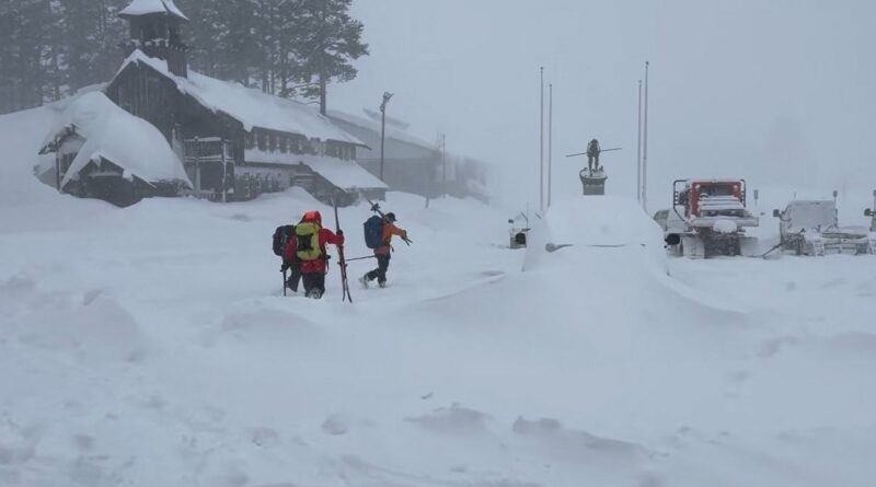 Dix skieurs hors-piste disparus en Californie suite à une avalanche.