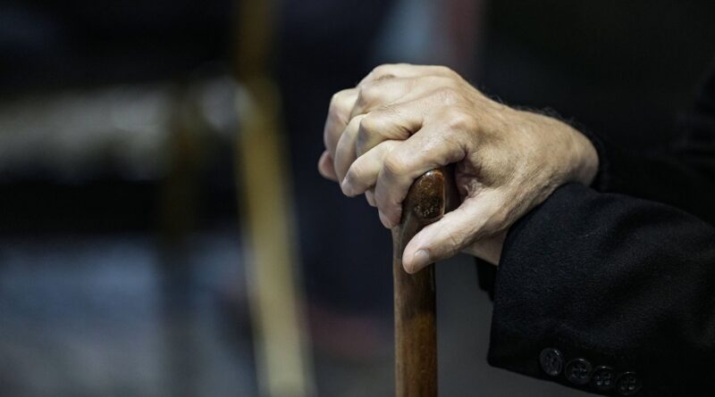 Doubs : Une septuagénaire tue son mari avec un marteau.